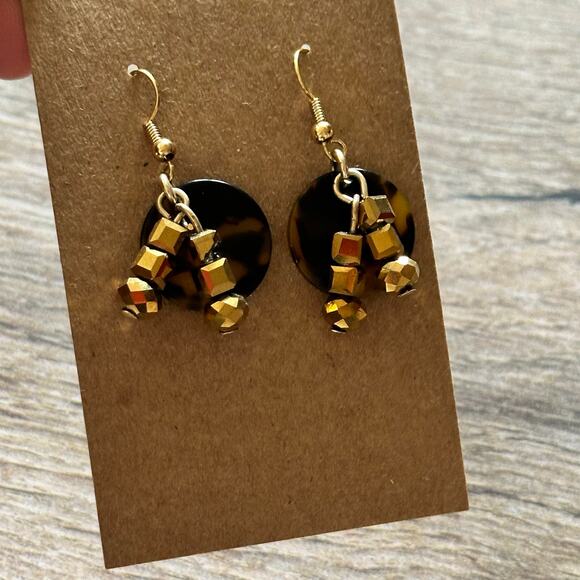 BOGO FREE beaded Tortishell round disk earrings - Picture 3 of 3